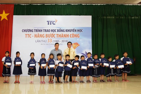520 học sinh, sinh viên nhận học bổng “TTC – Nâng bước thành công” lần thứ 33 - Ảnh 1. 520 học sinh, sinh viên nhận học bổng “TTC – Nâng bước thành công” lần thứ 33 - Ảnh 1.