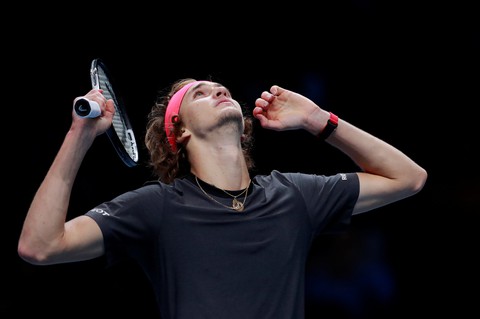 Zverev bị CĐV la ó trong chiến thắng trước Federer - Ảnh 1. Zverev bị CĐV la ó trong chiến thắng trước Federer - Ảnh 1.
