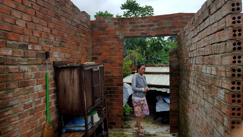 Phú Yên: Lốc xoáy làm hơn 100 ngôi nhà sập, tốc mái - Ảnh 5. Phú Yên: Lốc xoáy làm hơn 100 ngôi nhà sập, tốc mái - Ảnh 5.