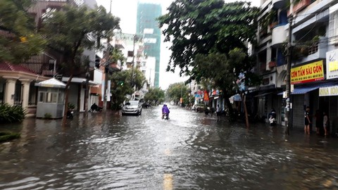 Nguyên nhân gây ngập nhiều nơi ở Nha Trang - Ảnh 2. Nguyên nhân gây ngập nhiều nơi ở Nha Trang - Ảnh 2.