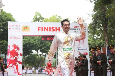 Nhóm nhạc nữ số 1 Nhật Bản dự giải chạy Kizuna Ekiden - Ảnh 8. Nhóm nhạc nữ số 1 Nhật Bản dự giải chạy Kizuna Ekiden - Ảnh 8.