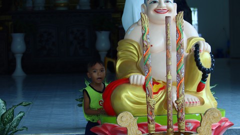 Cuộc sống của những đứa trẻ bị bỏ rơi trước cổng chùa - Ảnh 3. Cuộc sống của những đứa trẻ bị bỏ rơi trước cổng chùa - Ảnh 3.