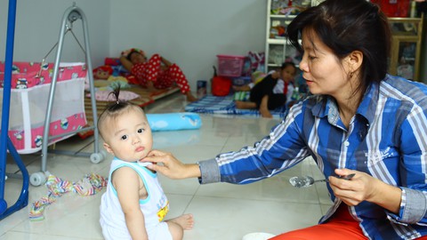 Cuộc sống của những đứa trẻ bị bỏ rơi trước cổng chùa - Ảnh 8. Cuộc sống của những đứa trẻ bị bỏ rơi trước cổng chùa - Ảnh 8.