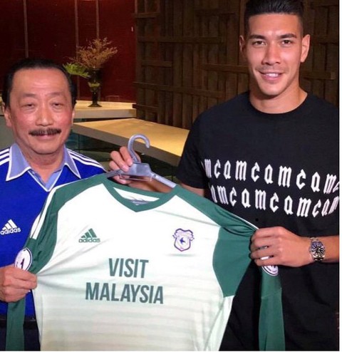 Thủ môn tuyển Philippines bỏ đội bóng đi ăn tối cùng ông chủ CLB Cardiff City - Ảnh 2. Thủ môn tuyển Philippines bỏ đội bóng đi ăn tối cùng ông chủ CLB Cardiff City - Ảnh 2.
