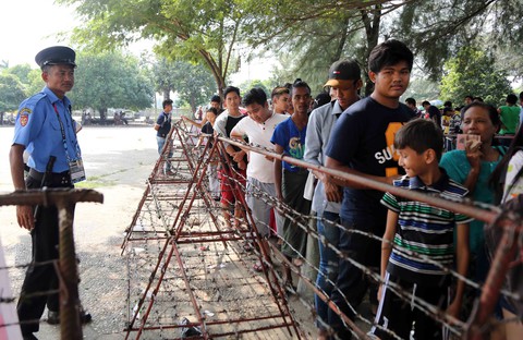 Mua vé xem bóng đá ở Myanmar không khổ như VN - Ảnh 5. Mua vé xem bóng đá ở Myanmar không khổ như VN - Ảnh 5.