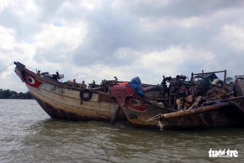 Truy đuổi, bắn chỉ thiên bắt cát tặc trên sông Đồng Nai - Ảnh 1. Truy đuổi, bắn chỉ thiên bắt cát tặc trên sông Đồng Nai - Ảnh 1.