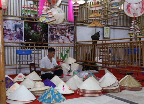Hội chợ làng nghề Việt Nam - Ảnh 1. Hội chợ làng nghề Việt Nam - Ảnh 1.