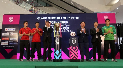 Cúp vàng AFF Suzuki Cup 2018 đến Việt Nam - Ảnh 1. Cúp vàng AFF Suzuki Cup 2018 đến Việt Nam - Ảnh 1.