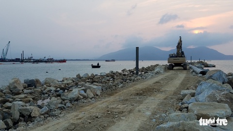 Một doanh nghiệp Huế xin đổ 715.000m3 bùn thải xuống biển - Ảnh 1. Một doanh nghiệp Huế xin đổ 715.000m3 bùn thải xuống biển - Ảnh 1.