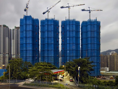 Những tòa nhà bọc ‘kén’ đầy mê hoặc của Hong Kong - Ảnh 1. Những tòa nhà bọc ‘kén’ đầy mê hoặc của Hong Kong - Ảnh 1.