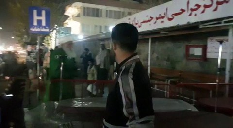 Đánh bom liều chết đẫm máu ở Afghanistan, 40-50 người chết - Ảnh 1. Đánh bom liều chết đẫm máu ở Afghanistan, 40-50 người chết - Ảnh 1.