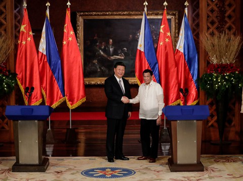 Philippines, Trung Quốc ký thỏa thuận khai thác dầu khí chung - Ảnh 1. Philippines, Trung Quốc ký thỏa thuận khai thác dầu khí chung - Ảnh 1.