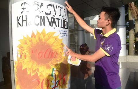 Sinh viên chung tay hưởng ứng chiến dịch ‘Tôi đồng hành’ - Ảnh 4. Sinh viên chung tay hưởng ứng chiến dịch ‘Tôi đồng hành’ - Ảnh 4.
