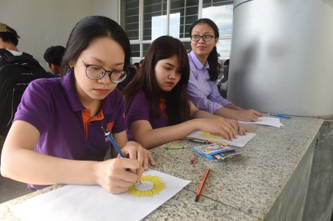 Sinh viên chung tay hưởng ứng chiến dịch ‘Tôi đồng hành’ - Ảnh 11. Sinh viên chung tay hưởng ứng chiến dịch ‘Tôi đồng hành’ - Ảnh 11.