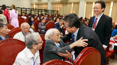 Dạy tiếng Việt cho Tây - kỳ 4: Tiếng Việt của ngài đại sứ Palestine - Ảnh 3. Dạy tiếng Việt cho Tây - kỳ 4: Tiếng Việt của ngài đại sứ Palestine - Ảnh 3.