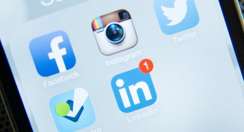 Dùng nhiều Facebook dễ cô đơn, trầm cảm - Ảnh 1. Dùng nhiều Facebook dễ cô đơn, trầm cảm - Ảnh 1.
