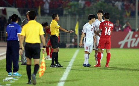 Bênh học trò, ông Park lớn tiếng tay đôi với HLV Myanmar - Ảnh 1. Bênh học trò, ông Park lớn tiếng tay đôi với HLV Myanmar - Ảnh 1.
