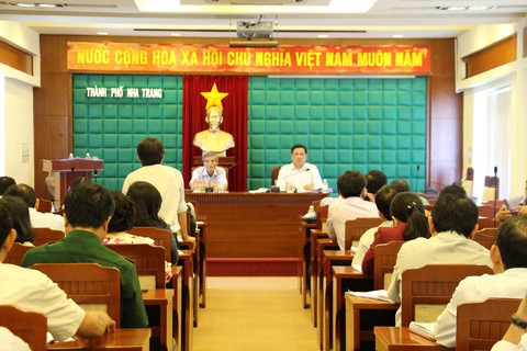 Nha Trang: bằng mọi giá di chuyển 400 hộ dân trước bão số 9 - Ảnh 1. Nha Trang: bằng mọi giá di chuyển 400 hộ dân trước bão số 9 - Ảnh 1.