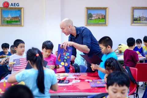 Cho trẻ học ngoại ngữ, cần nhìn xa ra xu hướng thế giới - Ảnh 1. Cho trẻ học ngoại ngữ, cần nhìn xa ra xu hướng thế giới - Ảnh 1.