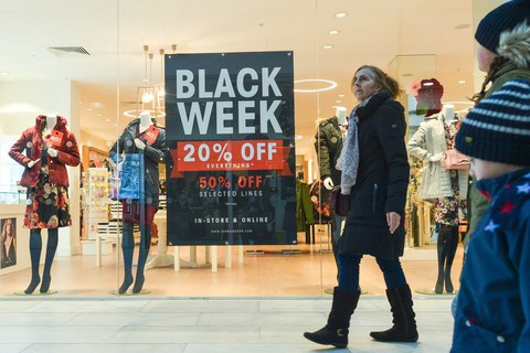 Tại sao không phải ‘Red Friday’, ‘White Friday’ mà là ‘Black Friday’? - Ảnh 8. Tại sao không phải ‘Red Friday’, ‘White Friday’ mà là ‘Black Friday’? - Ảnh 8.
