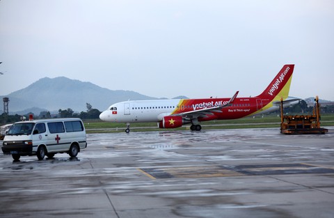 Máy bay Vietjet lại bị cảnh báo trục trặc động cơ, đình chỉ cất cánh - Ảnh 1. Máy bay Vietjet lại bị cảnh báo trục trặc động cơ, đình chỉ cất cánh - Ảnh 1.