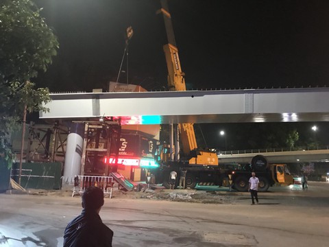 Cầu vượt vòng xoay Nguyễn Kiệm sẽ thông xe trước tết - Ảnh 2. Cầu vượt vòng xoay Nguyễn Kiệm sẽ thông xe trước tết - Ảnh 2.
