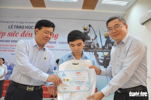 Tiếp sức đến trường cho 166 học sinh trường nghề ở ĐBSCL - Ảnh 3. Tiếp sức đến trường cho 166 học sinh trường nghề ở ĐBSCL - Ảnh 3.