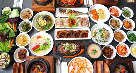 Ca sĩ Haha biểu diễn tại Lễ hội văn hóa và ẩm thực Việt Nam - Hàn Quốc 2018 - Ảnh 1. Ca sĩ Haha biểu diễn tại Lễ hội văn hóa và ẩm thực Việt Nam - Hàn Quốc 2018 - Ảnh 1.