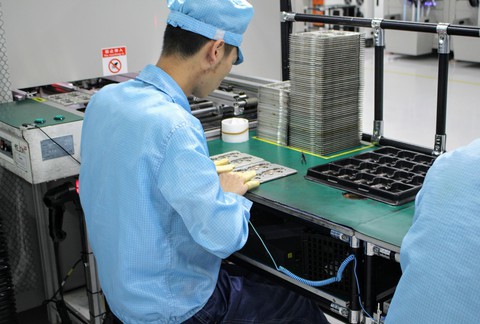 Quy trình sản xuất smartphone tại nhà máy của OPPO - Ảnh 5. Quy trình sản xuất smartphone tại nhà máy của OPPO - Ảnh 5.