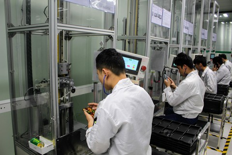 Quy trình sản xuất smartphone tại nhà máy của OPPO - Ảnh 8. Quy trình sản xuất smartphone tại nhà máy của OPPO - Ảnh 8.