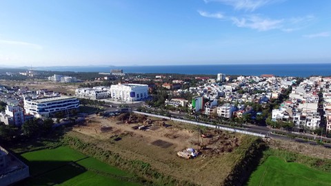 Không đấu giá đất vàng còn khuyến mãi tiền thuê đất - Ảnh 2. Không đấu giá đất vàng còn khuyến mãi tiền thuê đất - Ảnh 2.