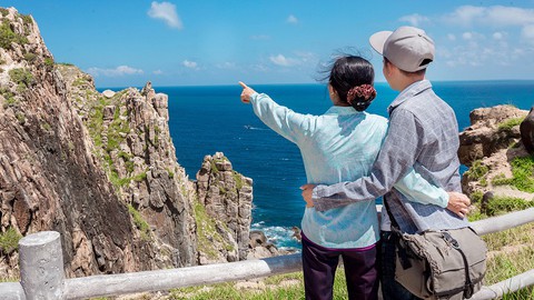 Dắt mẹ đi chơi, đong đầy hạnh phúc - Ảnh 1. Dắt mẹ đi chơi, đong đầy hạnh phúc - Ảnh 1.