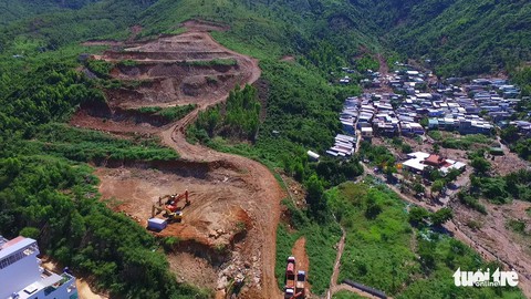 Công an thụ lý hồ sơ vụ sạt lở chết người tại dự án núi Cô Tiên - Ảnh 1. Công an thụ lý hồ sơ vụ sạt lở chết người tại dự án núi Cô Tiên - Ảnh 1.