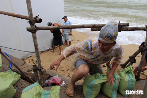 Ứng phó bão số 9, Khánh Hòa cấm biển - Ảnh 1. Ứng phó bão số 9, Khánh Hòa cấm biển - Ảnh 1.
