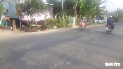 Đang xử lý tai nạn, đại úy CSGT bị xe tải tông tử vong - Ảnh 1. Đang xử lý tai nạn, đại úy CSGT bị xe tải tông tử vong - Ảnh 1.