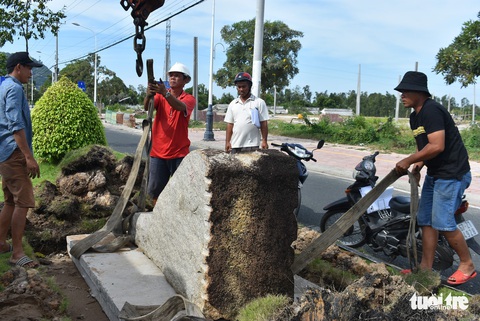 Đặt 76 tượng điêu khắc trên tuyến đường đẹp nhất Châu Đốc - Ảnh 3. Đặt 76 tượng điêu khắc trên tuyến đường đẹp nhất Châu Đốc - Ảnh 3.