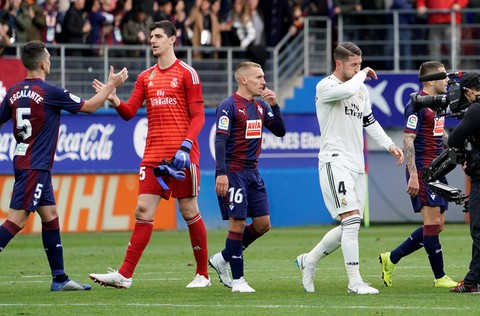 Real Madrid bị làm nhục ở Ipurua Municipal - Ảnh 4. Real Madrid bị làm nhục ở Ipurua Municipal - Ảnh 4.