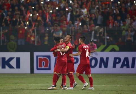 Việt Nam là đội đầu tiên hai lần không thủng lưới ở vòng bảng AFF Cup - Ảnh 1. Việt Nam là đội đầu tiên hai lần không thủng lưới ở vòng bảng AFF Cup - Ảnh 1.