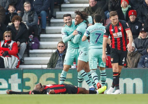 Đá bại Bournemouth, Arsenal áp sát tốp 4 - Ảnh 1. Đá bại Bournemouth, Arsenal áp sát tốp 4 - Ảnh 1.