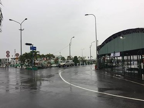 Sài Gòn thoát ngập nhờ đỉnh triều đã qua - Ảnh 4. Sài Gòn thoát ngập nhờ đỉnh triều đã qua - Ảnh 4.