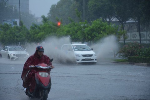 Những hình ảnh Sài Gòn mênh mông biển nước - Ảnh 3. Những hình ảnh Sài Gòn mênh mông biển nước - Ảnh 3.
