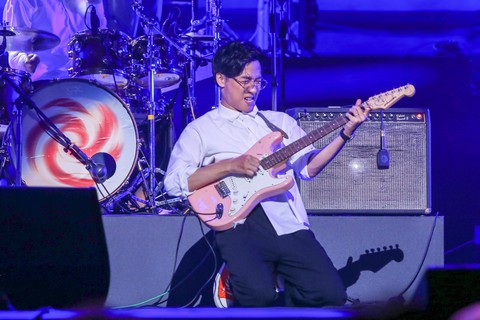 Ngọt và đêm vượt thác của những chú cá hồi - Ảnh 15. Ngọt và đêm vượt thác của những chú cá hồi - Ảnh 15.