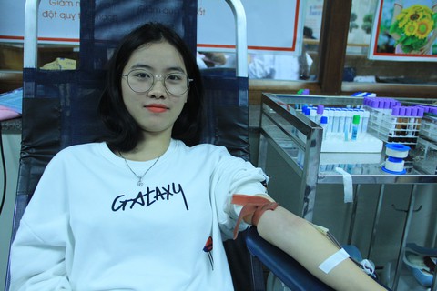 Bệnh nhi ung thư hát cùng Lê Cát Trọng Lý tại Ngày hội hoa hướng dương - Ảnh 12. Bệnh nhi ung thư hát cùng Lê Cát Trọng Lý tại Ngày hội hoa hướng dương - Ảnh 12.