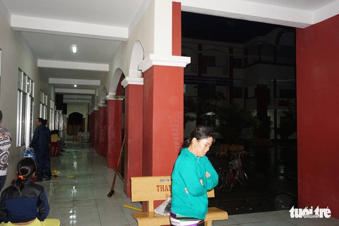 Vũng Tàu bắt đầu mưa to, cây gãy đổ - Ảnh 7. Vũng Tàu bắt đầu mưa to, cây gãy đổ - Ảnh 7.