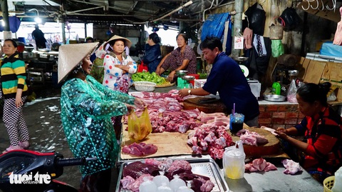 Vũng Tàu bắt đầu mưa to, cây gãy đổ - Ảnh 4. Vũng Tàu bắt đầu mưa to, cây gãy đổ - Ảnh 4.