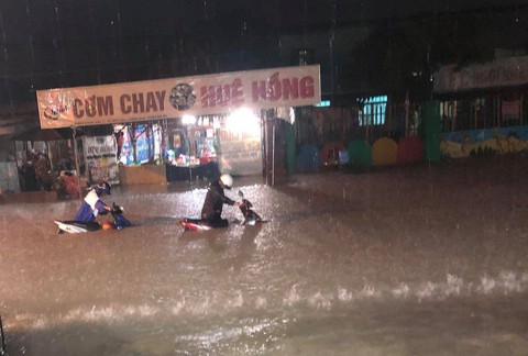 Tắm giữa mưa bão, nam thanh niên bị nước cuốn trôi - Ảnh 2. Tắm giữa mưa bão, nam thanh niên bị nước cuốn trôi - Ảnh 2.