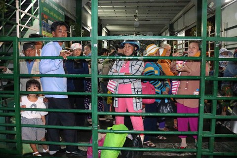 Hai bến phà Bình Khánh và Cát Lái đều đã hoạt động lại - Ảnh 1. Hai bến phà Bình Khánh và Cát Lái đều đã hoạt động lại - Ảnh 1.