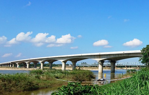 Bù lún 5 cầu trên đường cao tốc Đà Nẵng - Quảng Ngãi - Ảnh 1. Bù lún 5 cầu trên đường cao tốc Đà Nẵng - Quảng Ngãi - Ảnh 1.