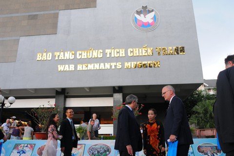 Cựu binh Hàn Quốc sám hối tại Bảo tàng chứng tích chiến tranh - Ảnh 1. Cựu binh Hàn Quốc sám hối tại Bảo tàng chứng tích chiến tranh - Ảnh 1.