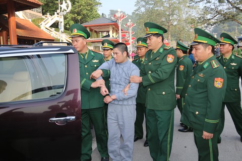 Trung Quốc bàn giao tội phạm truy nã quốc tế cho Việt Nam - Ảnh 1. Trung Quốc bàn giao tội phạm truy nã quốc tế cho Việt Nam - Ảnh 1.